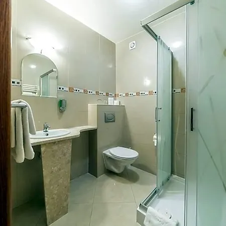 Hotel Dworek Skawinski
