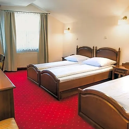 Hotel Dworek Skawinski