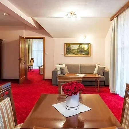 Hotel Dworek Skawinski 3*