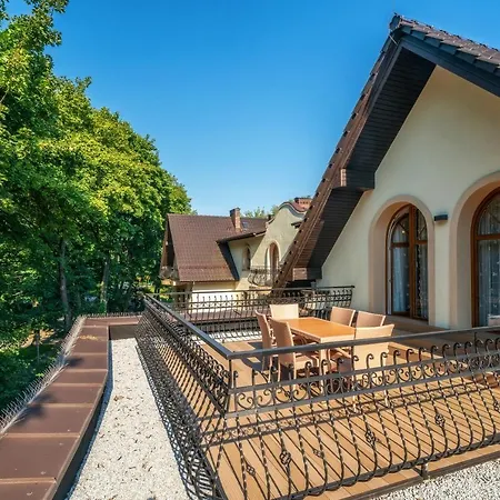 Dworek Skawinski 스카비나