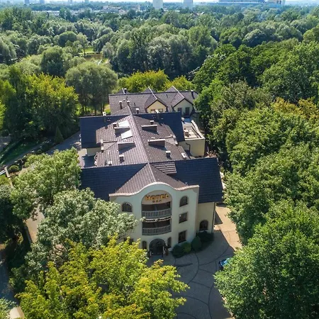 Dworek Skawinski Hotel 3*